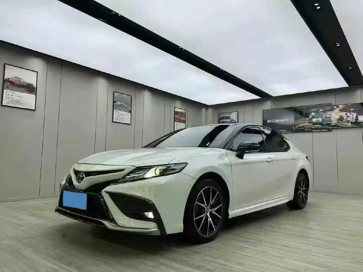 2021 Toyota Camry 2.5L 209HP L4 8AT