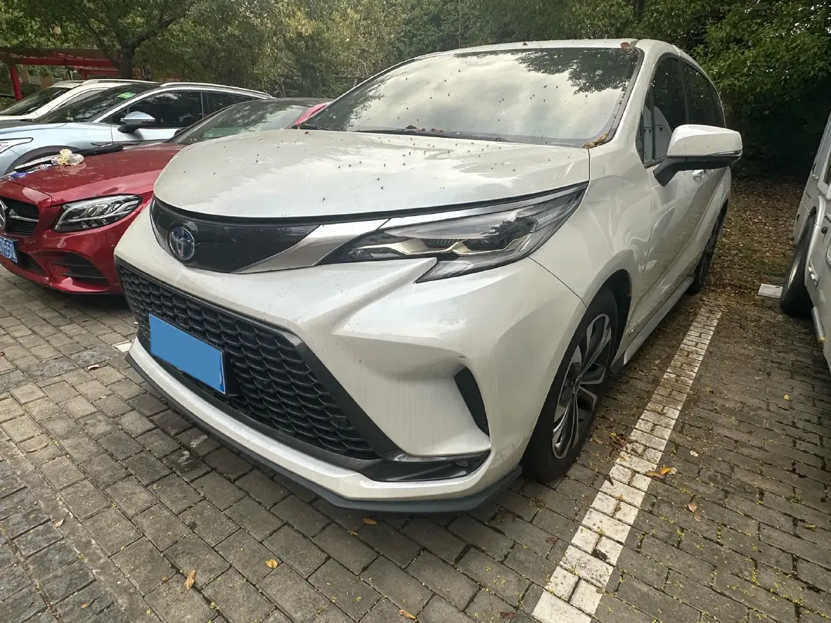 2023 Toyota Granvia 2.5L 189HP L4 E-CVT Hybrid