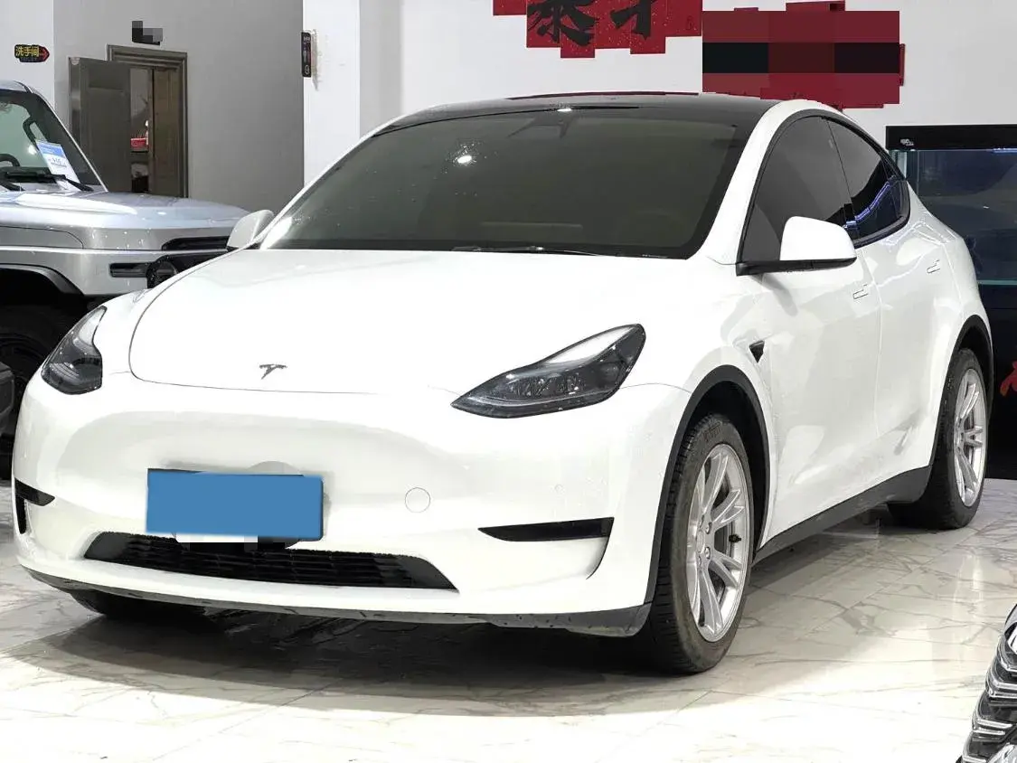 2022 Tesla Model Y BEV 60KWH