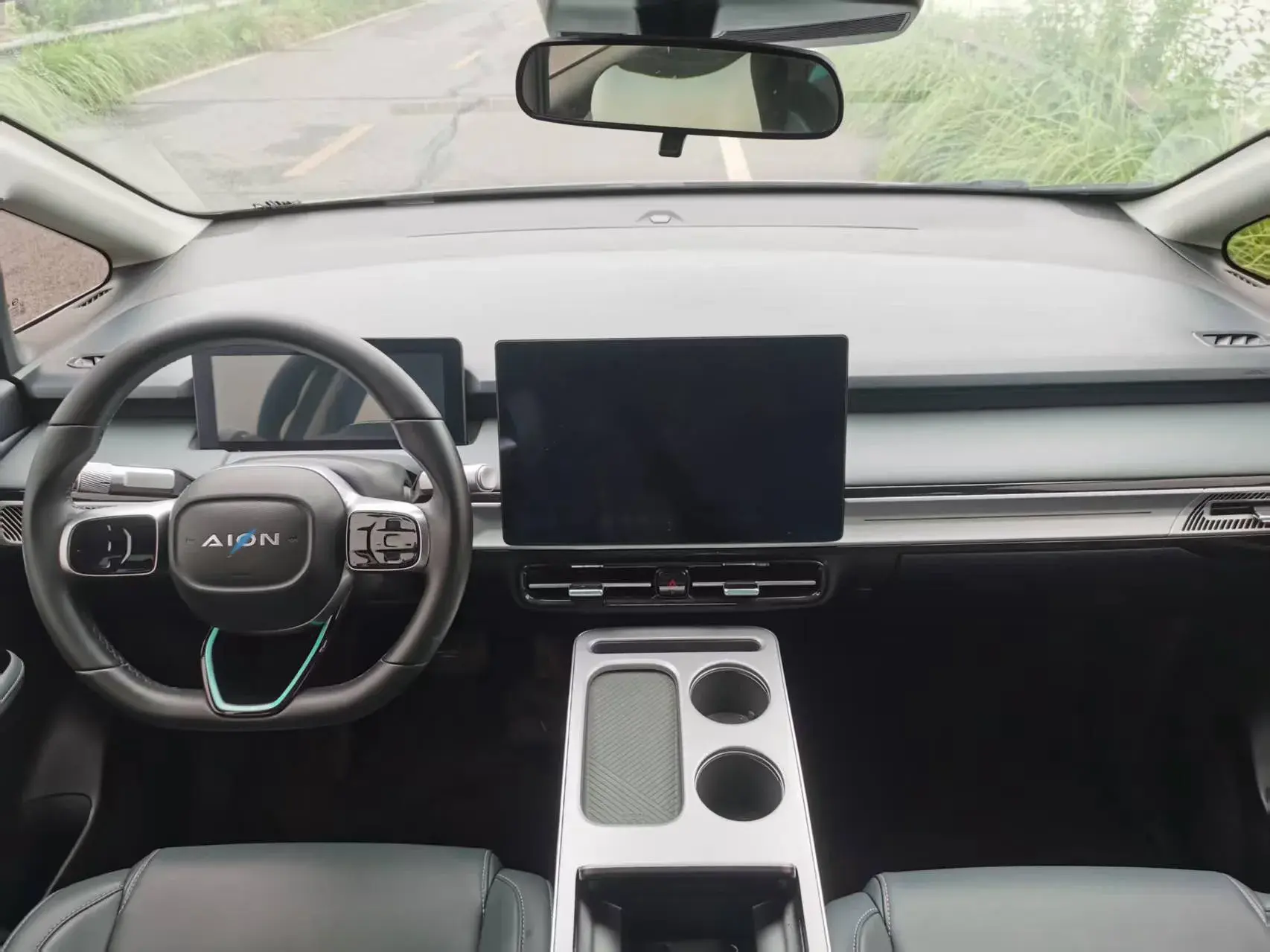 2023 AION Y thumbnail 3