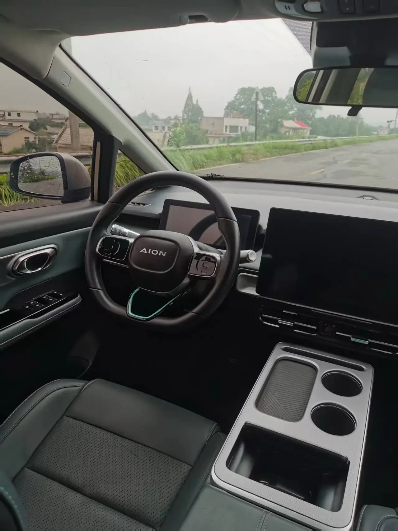 2023 AION Y thumbnail 4