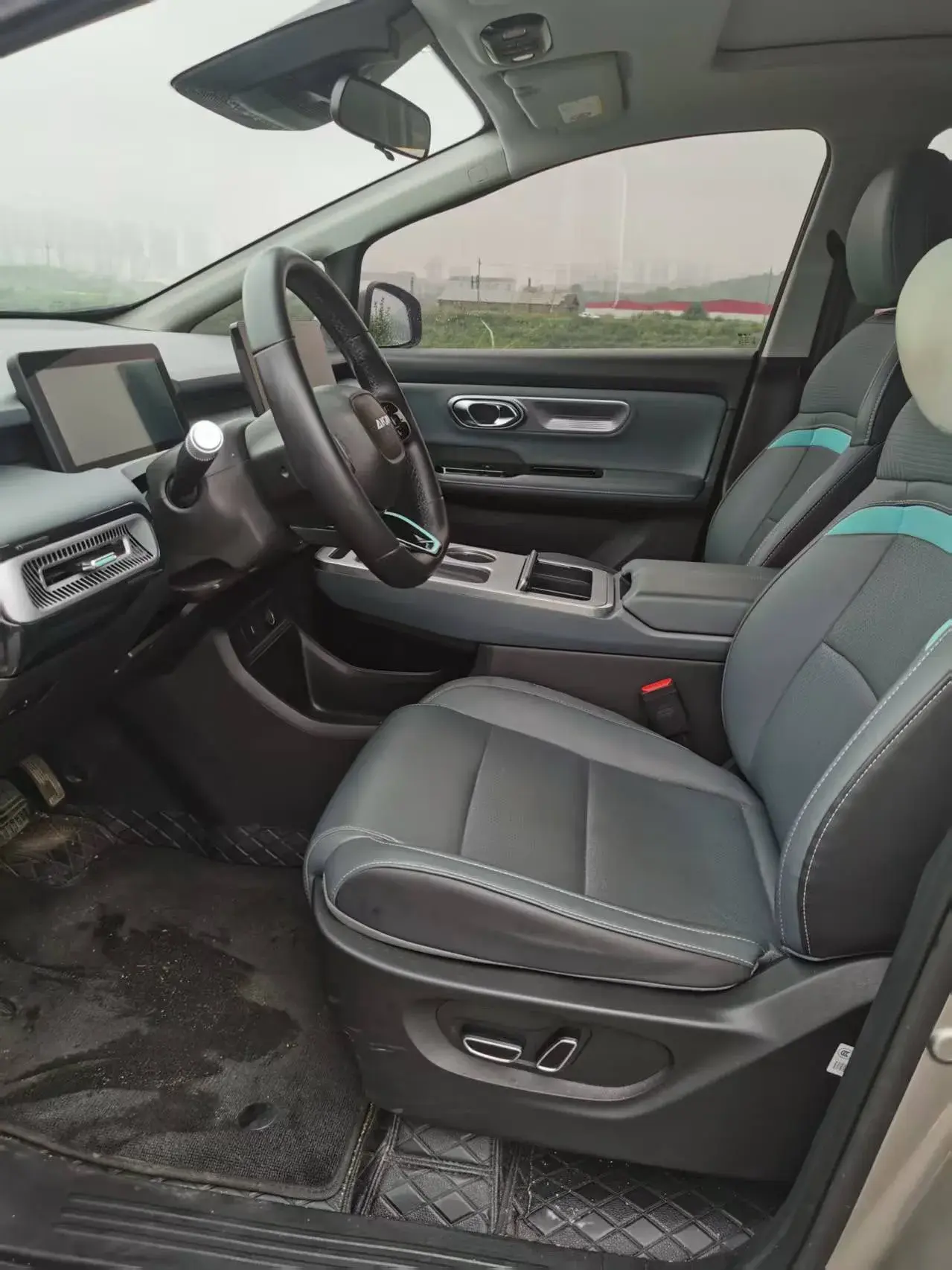 2023 AION Y thumbnail 2