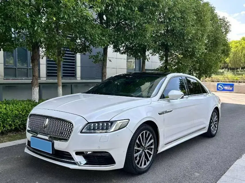 2017 LINCOLN CONTINENTAL view 1