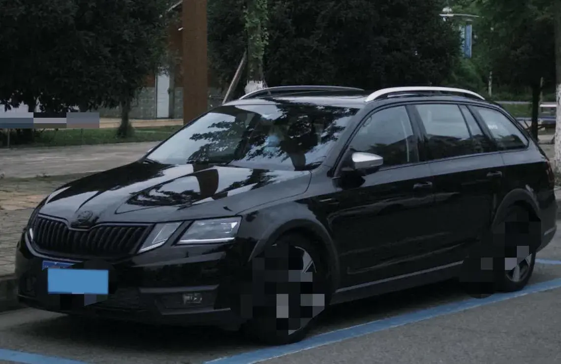 2018 SKODA OCTAVIA view 1