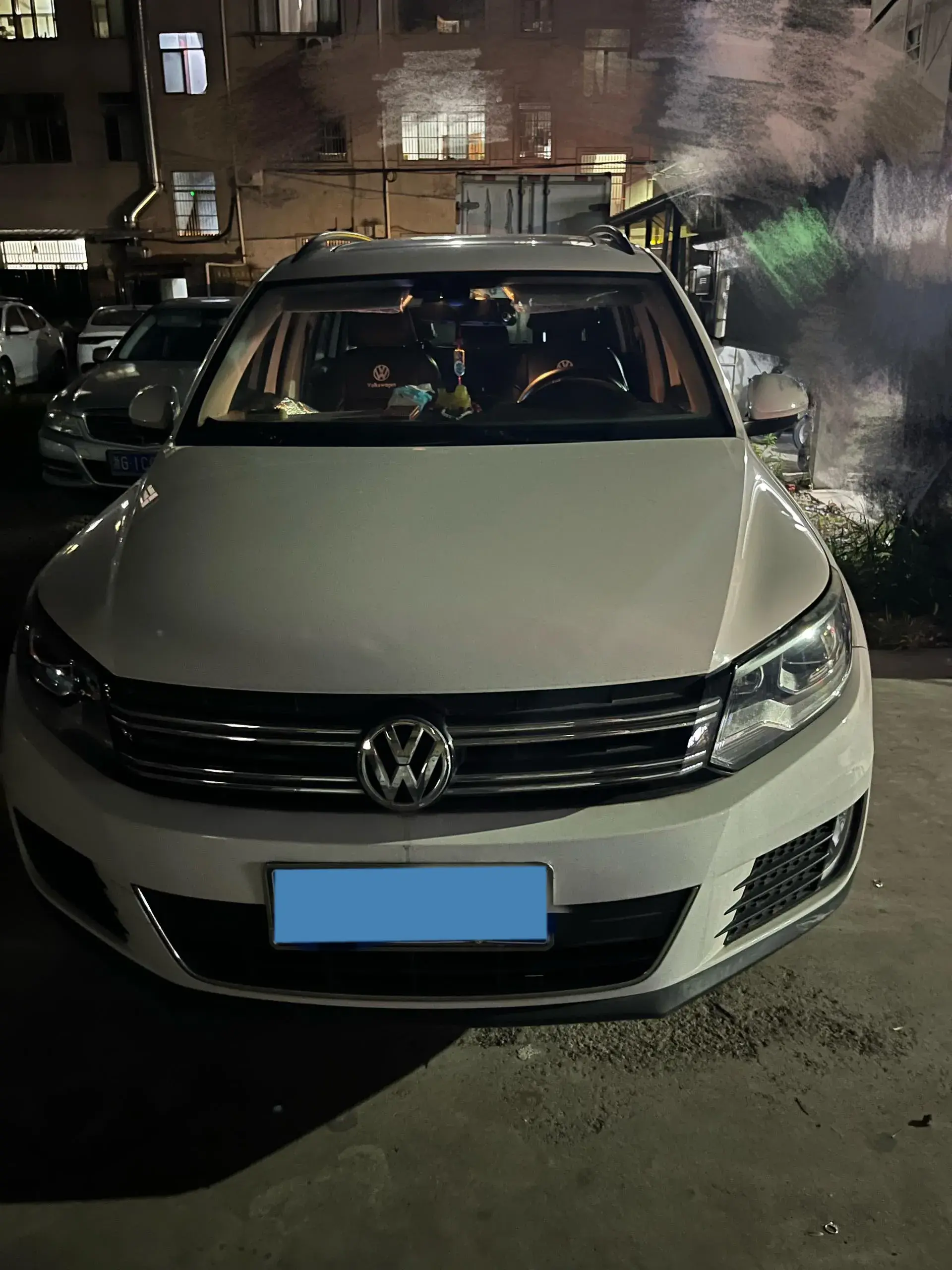 2017 VOLKSWAGEN TIGUAN thumbnail 2