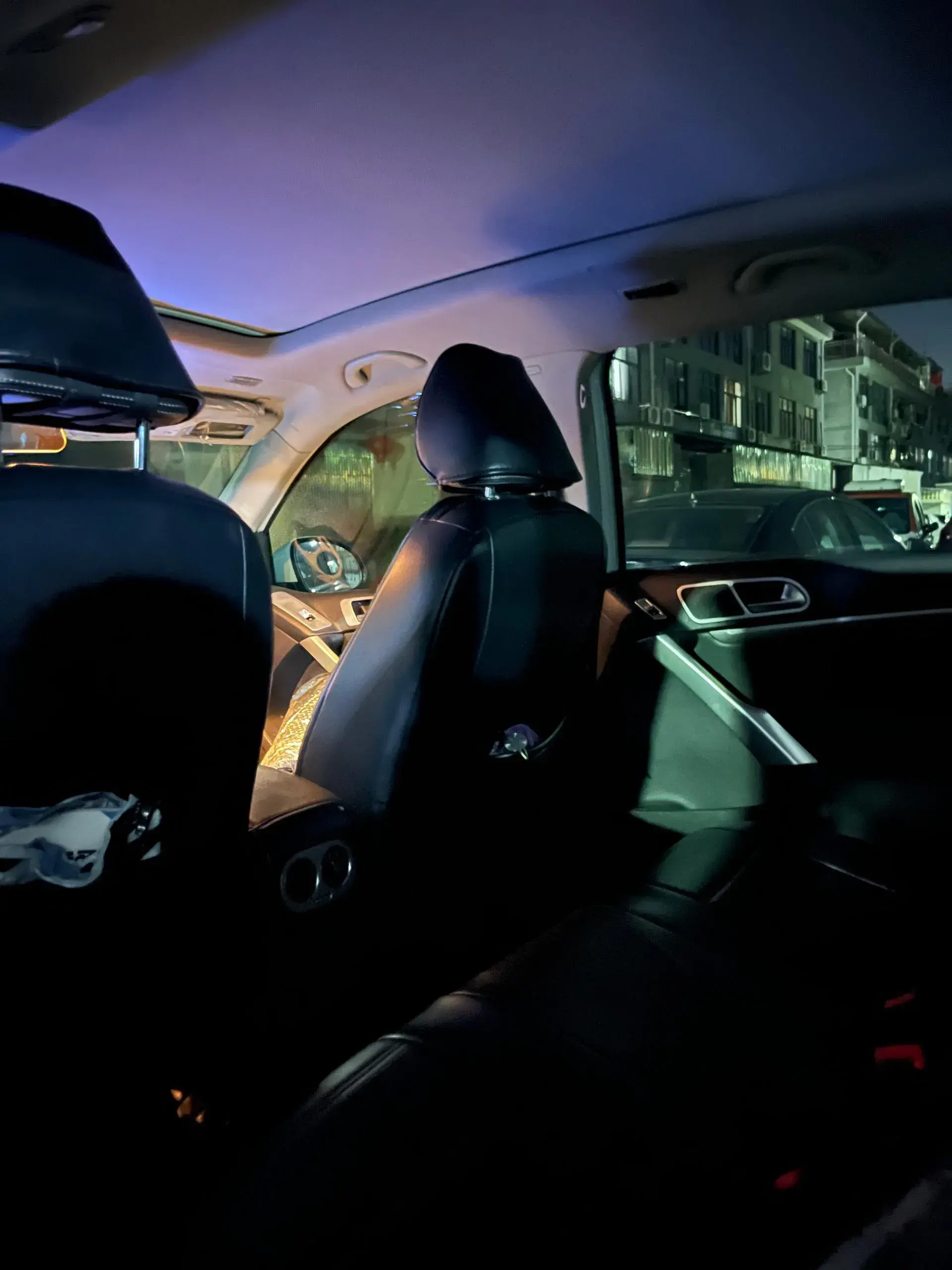 2017 VOLKSWAGEN TIGUAN thumbnail 4