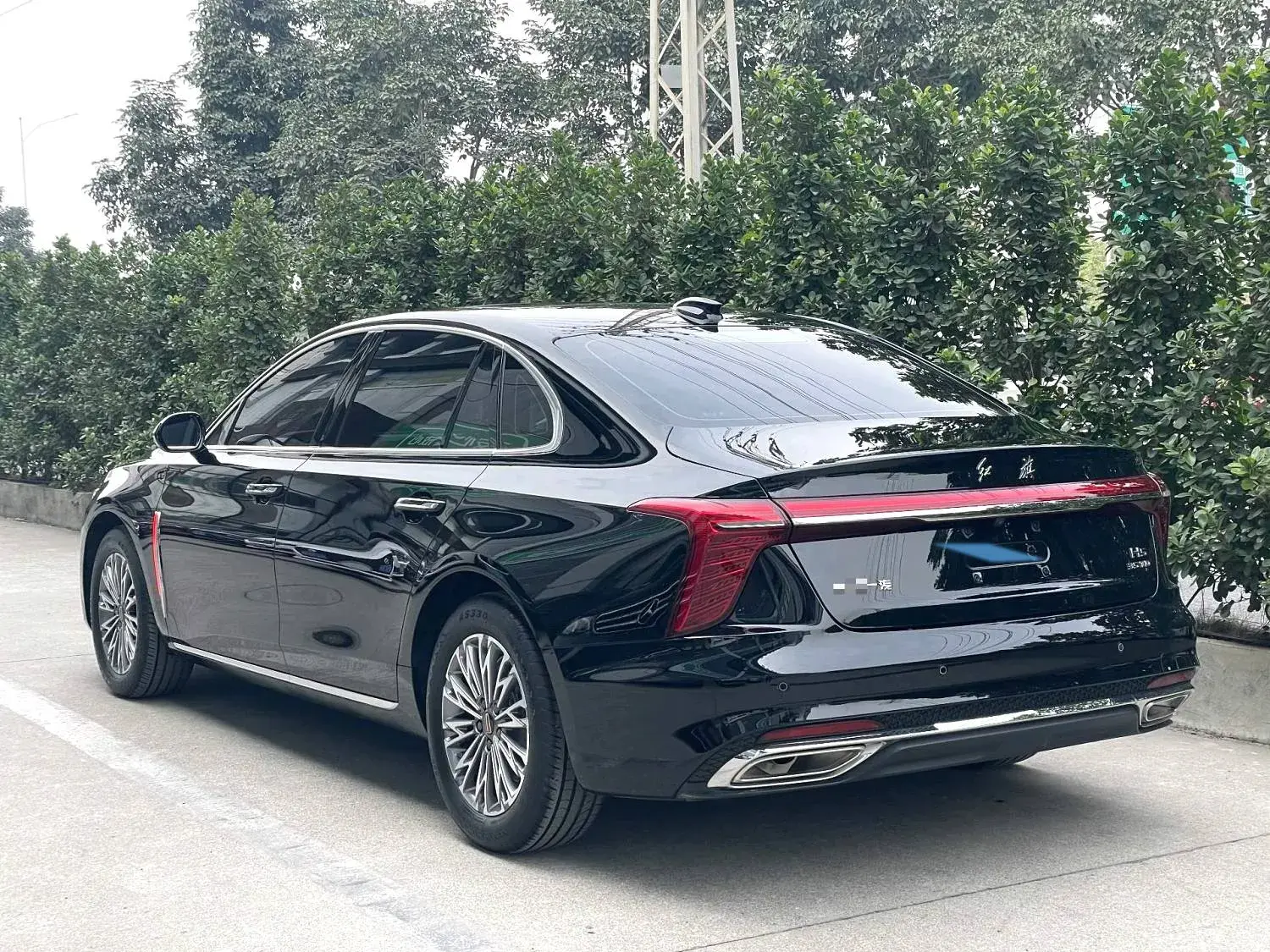 2023 HONGQI H5 thumbnail 4