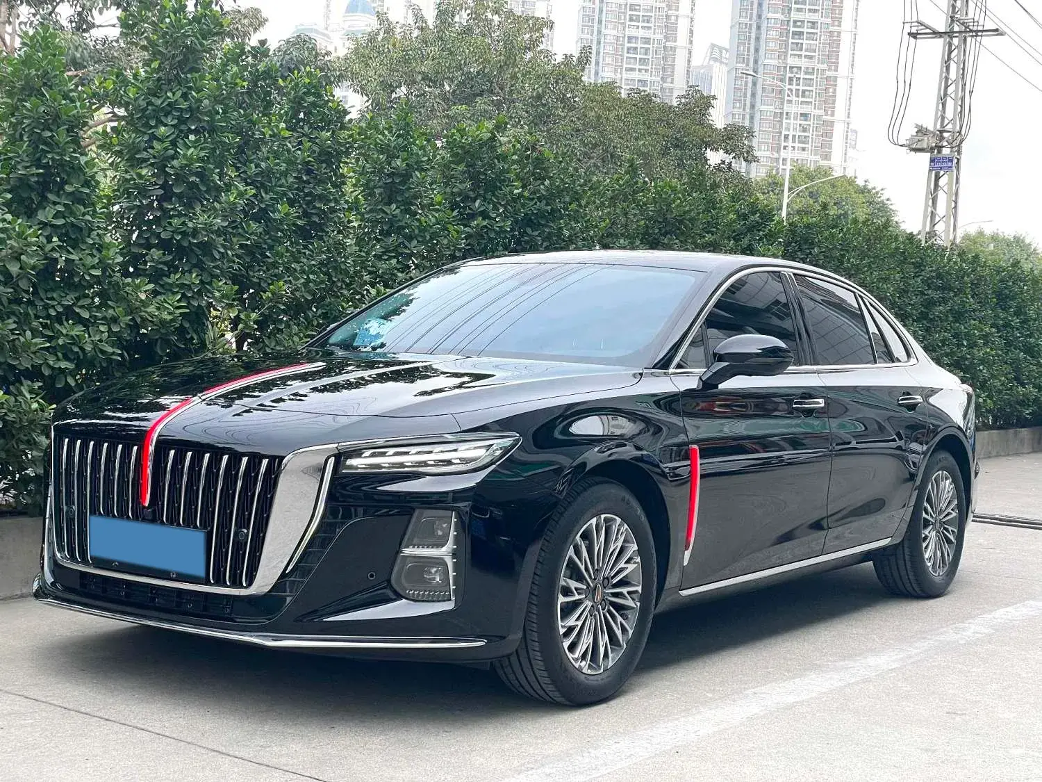 2023 HONGQI H5 view 1