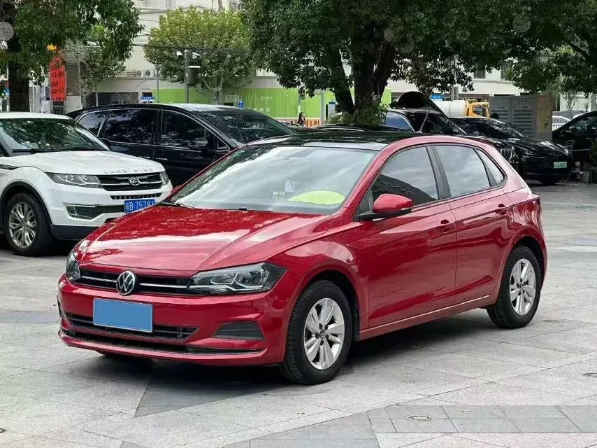 2021 VOLKSWAGEN POLO view 1