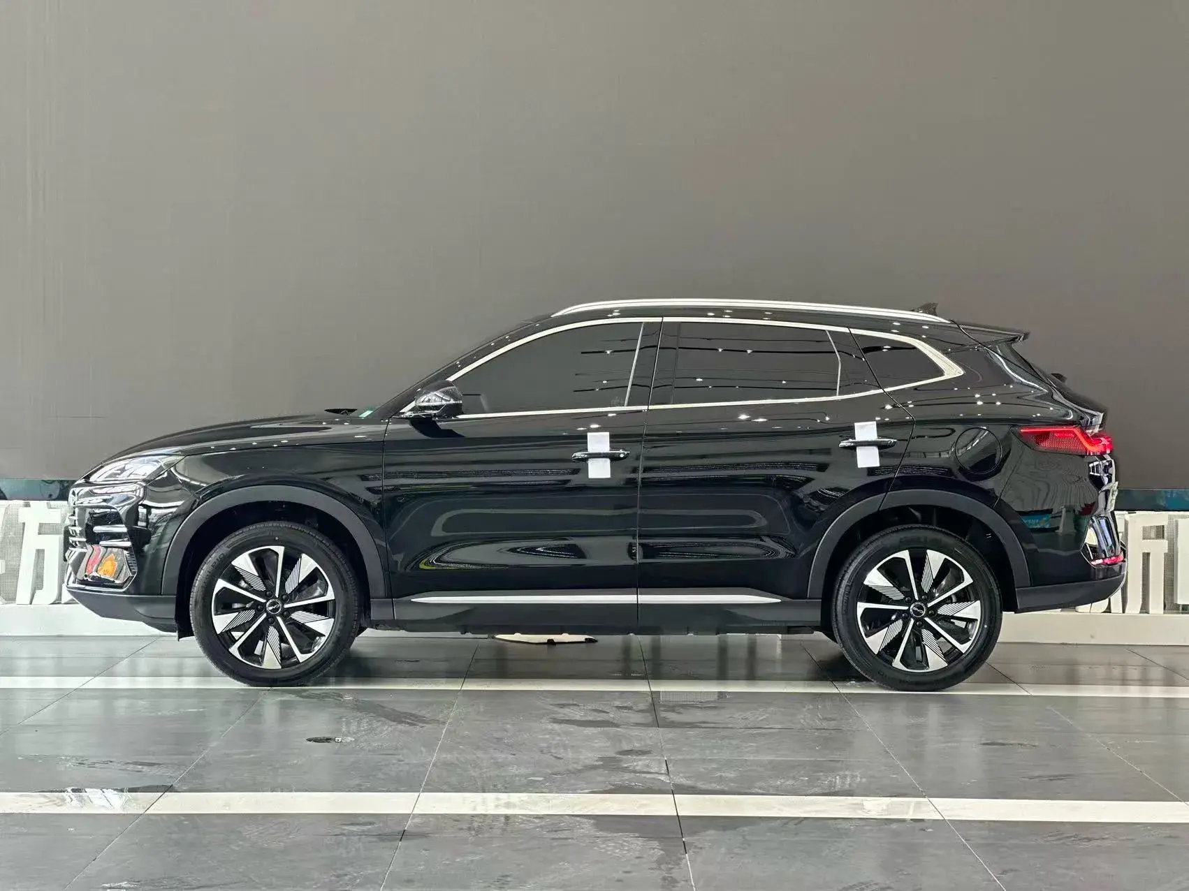 2025 BYD SONG thumbnail 3