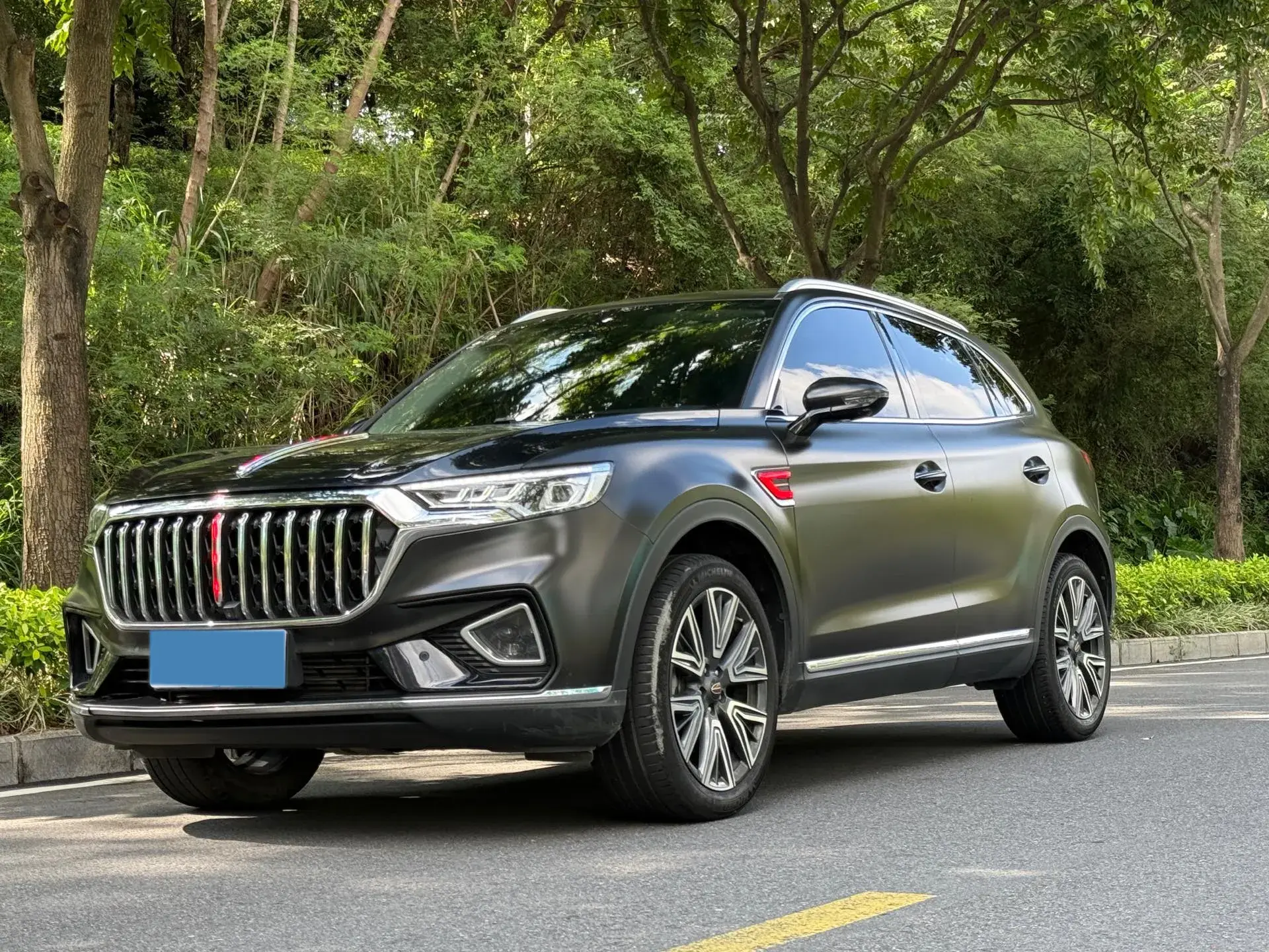 2022 HONGQI HS5 view 1