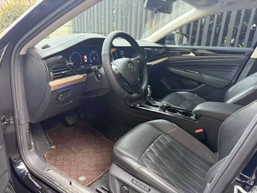 2019 VOLKSWAGEN PASSAT thumbnail 2