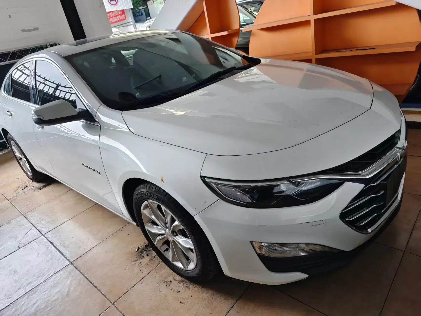 2019 CHEVROLET MALIBU thumbnail 2