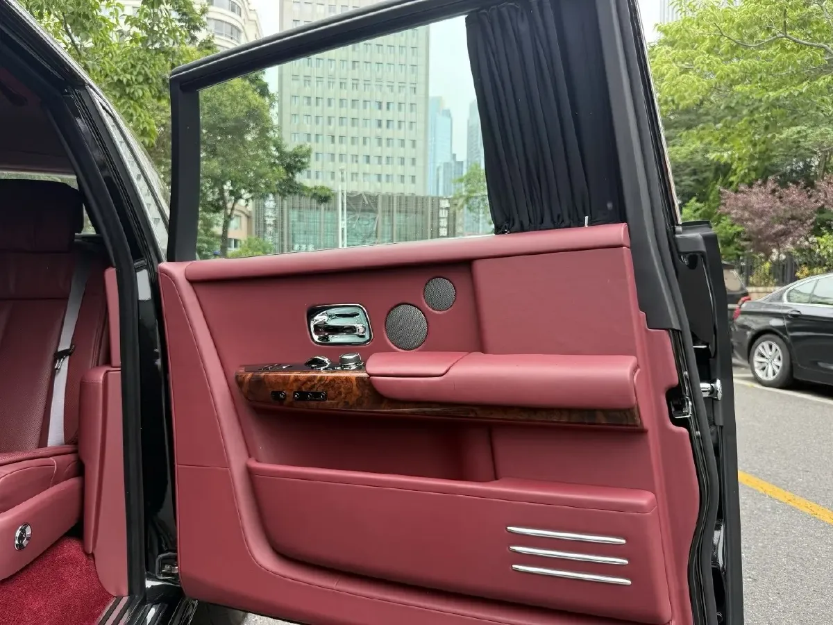 2018 Rolls-Royce Phantom 6.7T 571HP V12 8AT,autocango,china used car exporter,china ev exporter,chinese used car exporter,chinese used ev exporter