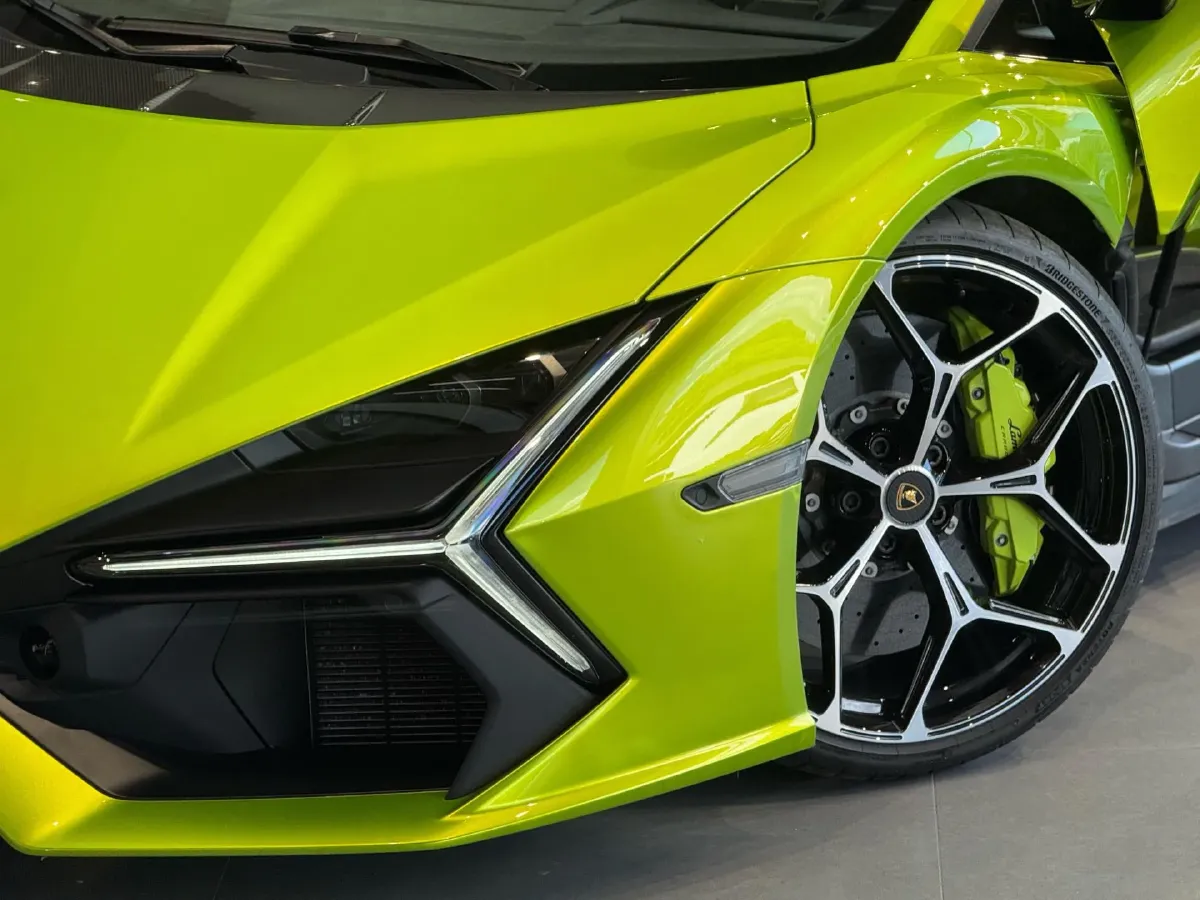 2023 Lamborghini Revuelto 6.5L 826HP V12 8DCT PHEV 3.8KWH,autocango,china used car exporter,china ev exporter,chinese used car exporter,chinese used ev exporter