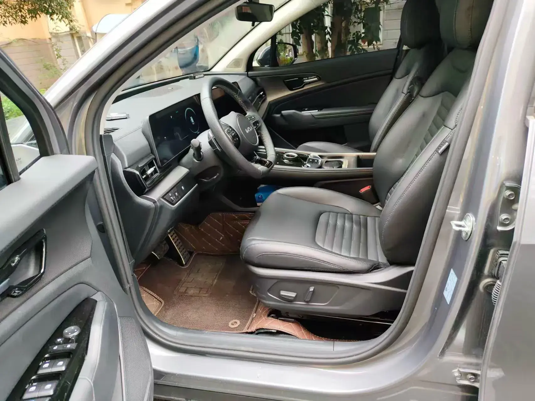 2023 KIA SPORTAGE thumbnail 3