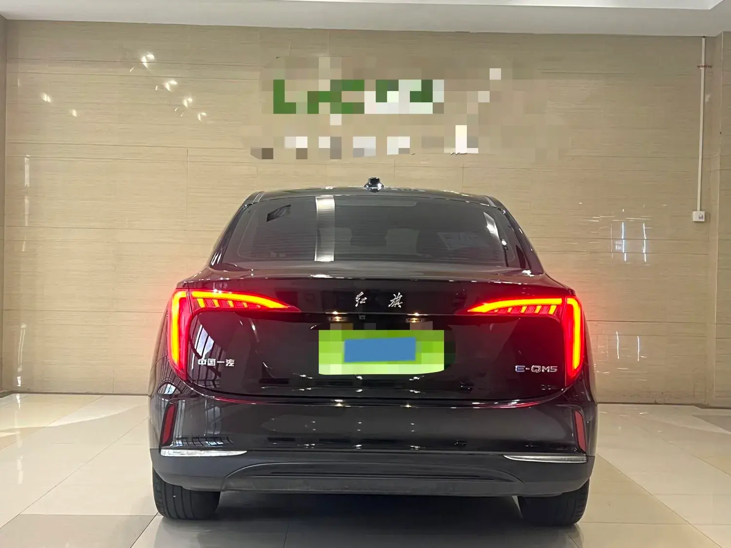 2022 HONGQI E-QM5 thumbnail 4