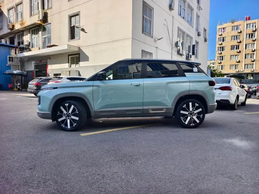 2023 GEELY ICON thumbnail 3