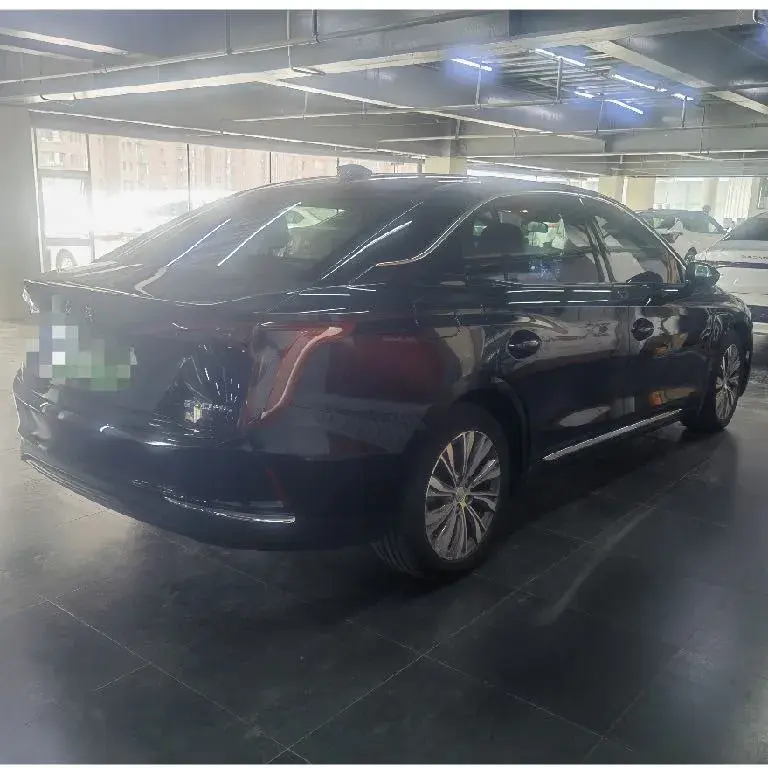 2023 HONGQI E-QM5 thumbnail 3