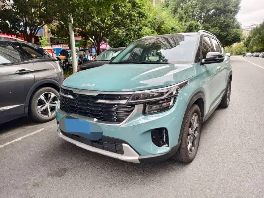 2023 KIA SELTOS view 1