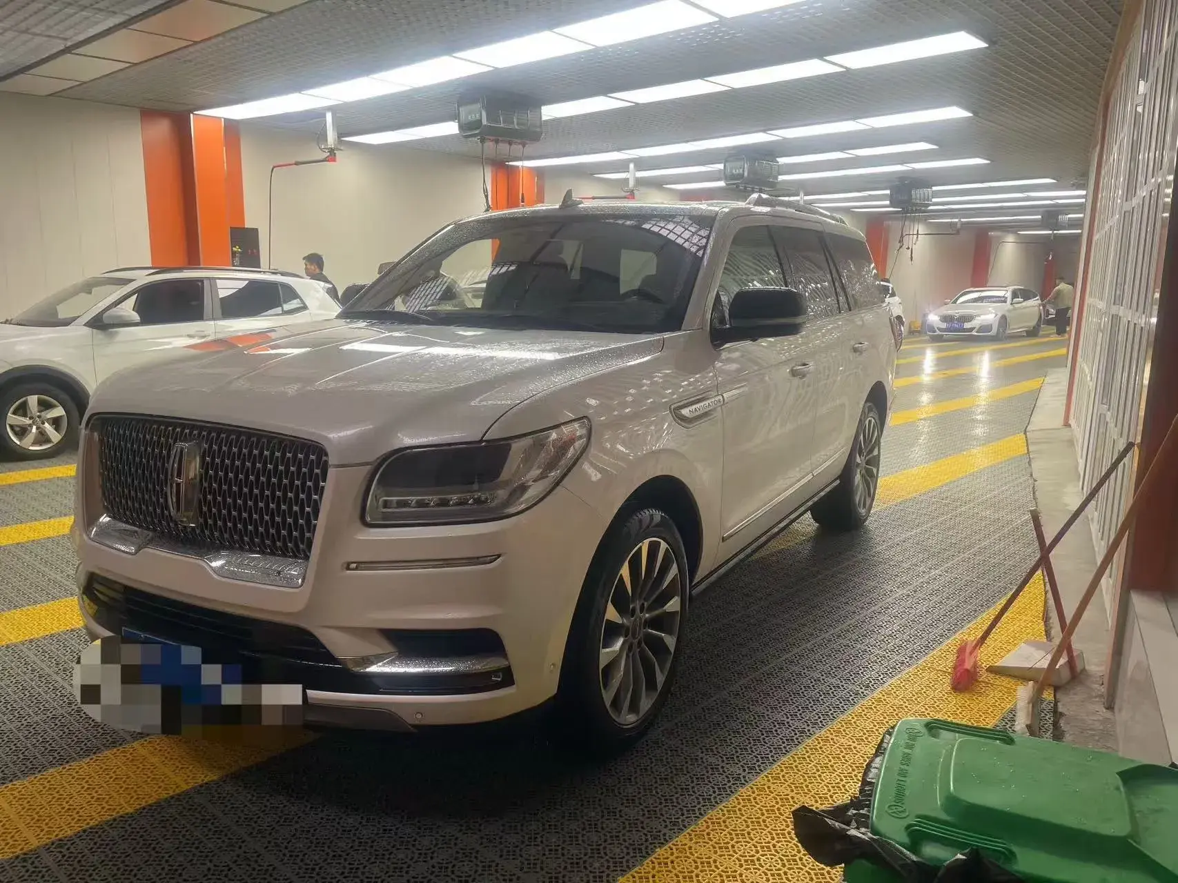 2018 LINCOLN NAVIGATOR view 1