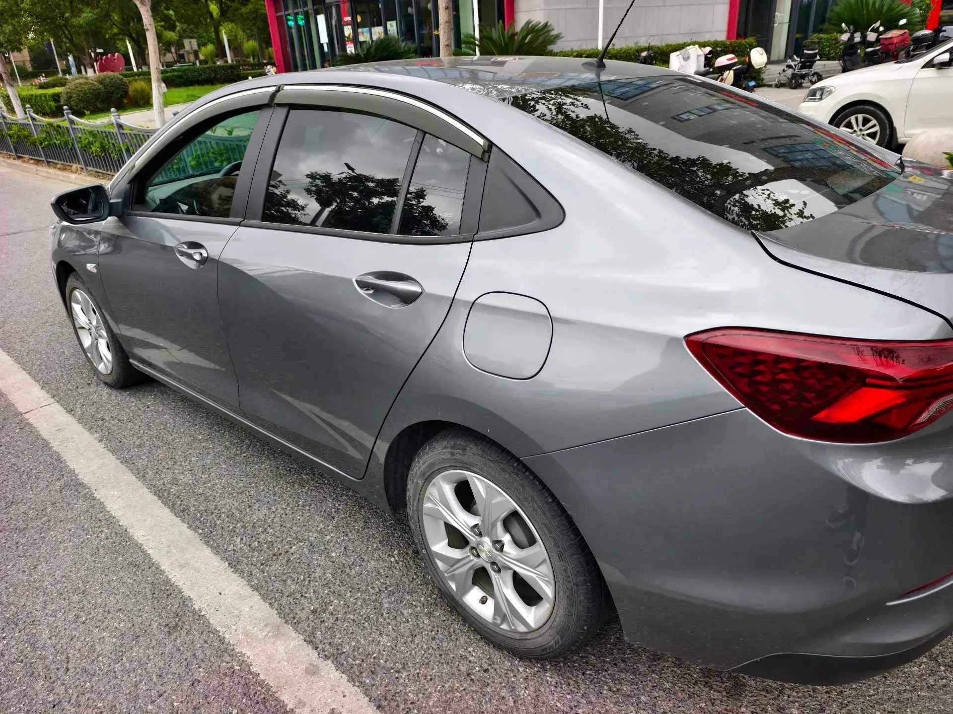 2020 CHEVROLET CAVALIER thumbnail 3