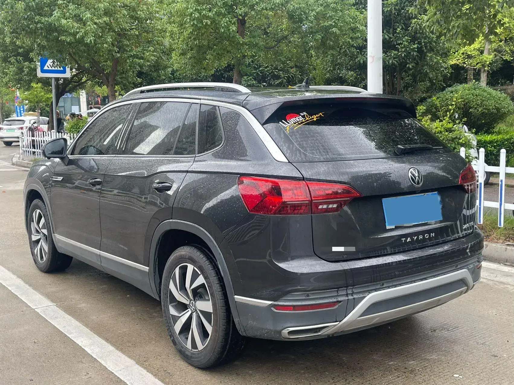 2021 VOLKSWAGEN TAYRON thumbnail 4