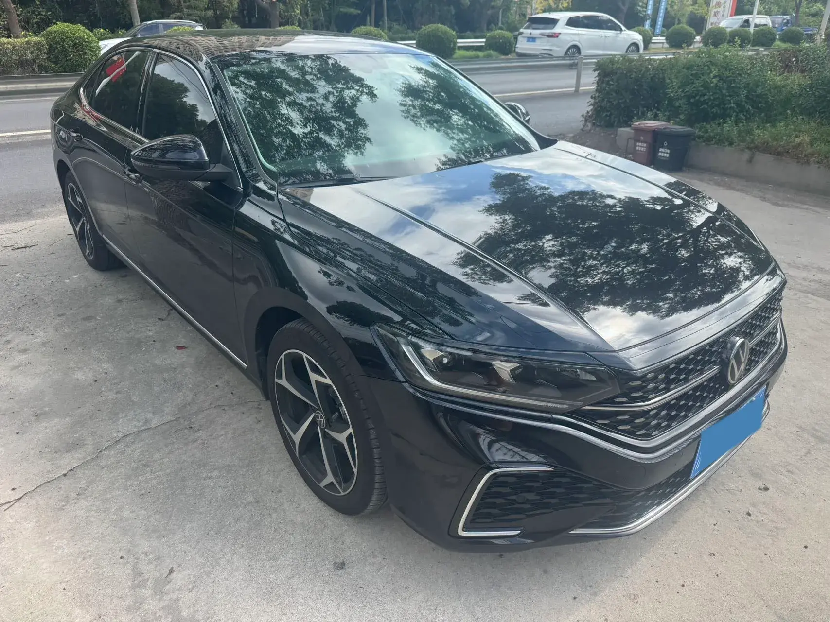 2024 VOLKSWAGEN PASSAT thumbnail 2