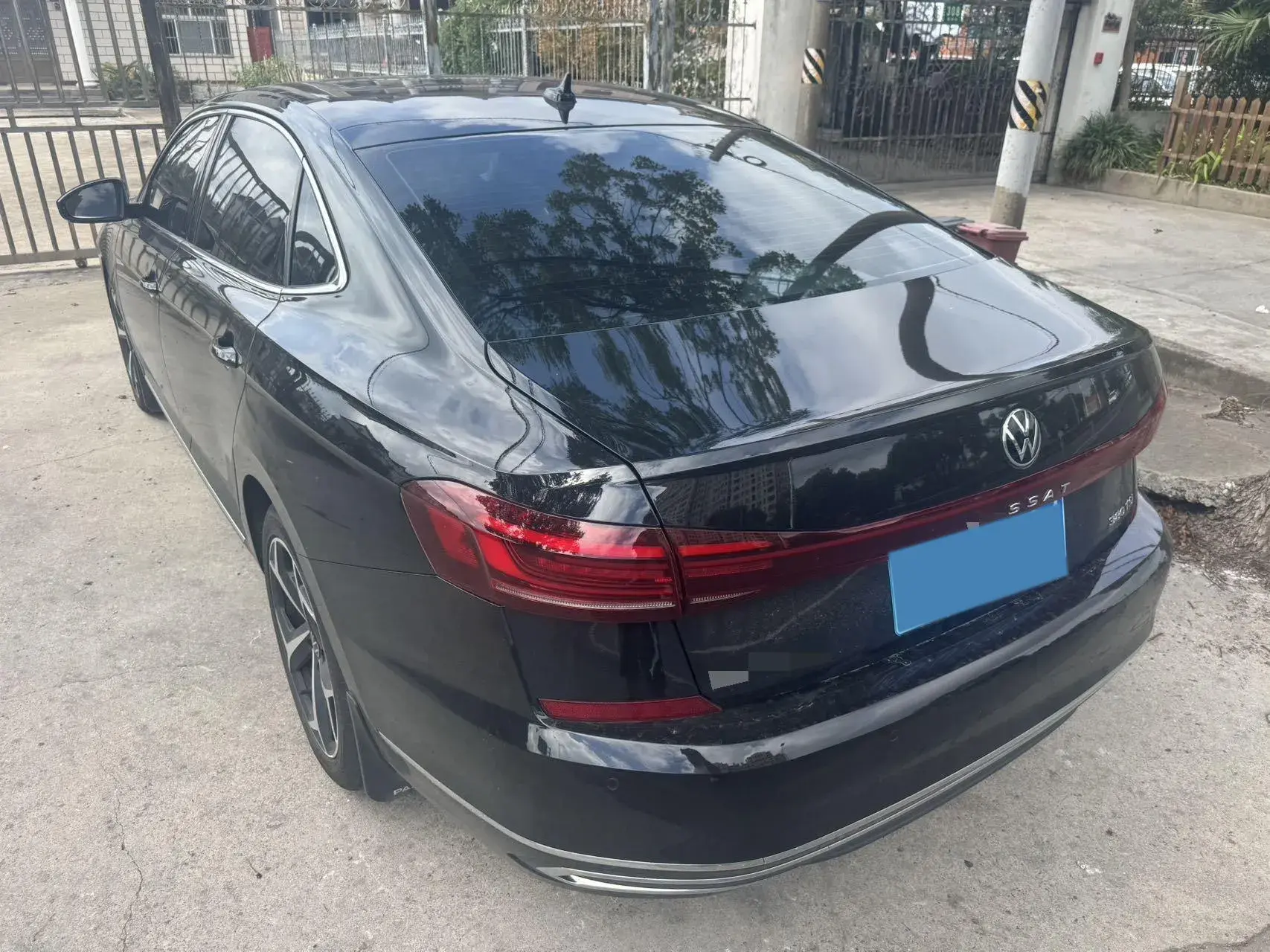 2024 VOLKSWAGEN PASSAT thumbnail 4