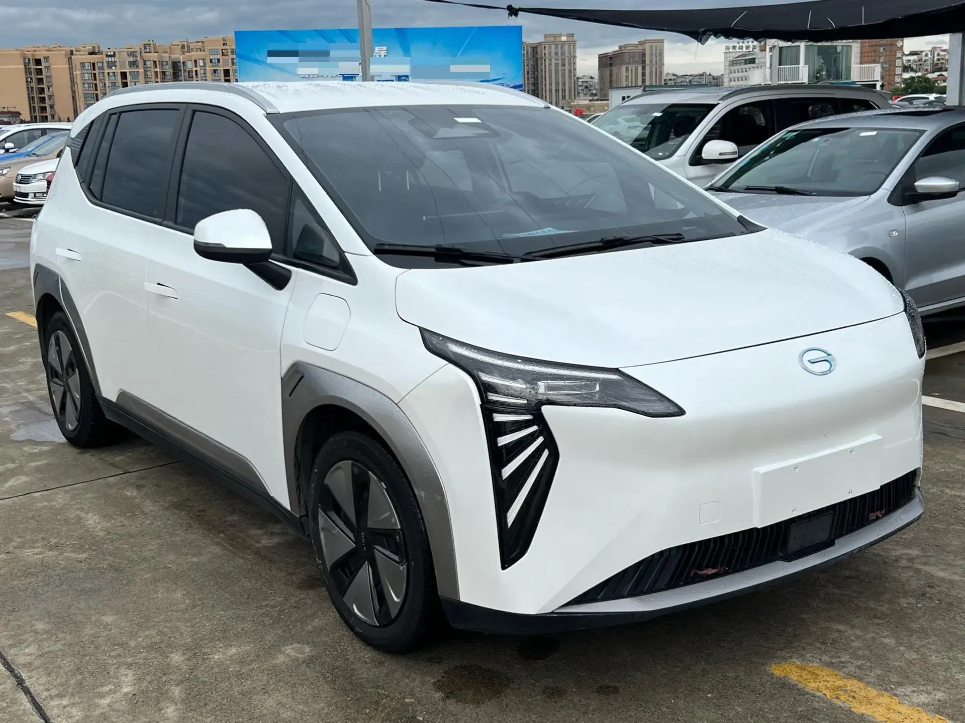 2023 AION Y thumbnail 3