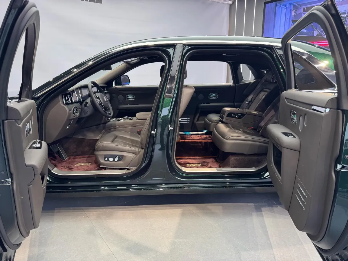 2021 Rolls-Royce Ghost 6.7T 571HP V12 8AT,autocango,china used car exporter,china ev exporter,chinese used car exporter,chinese used ev exporter