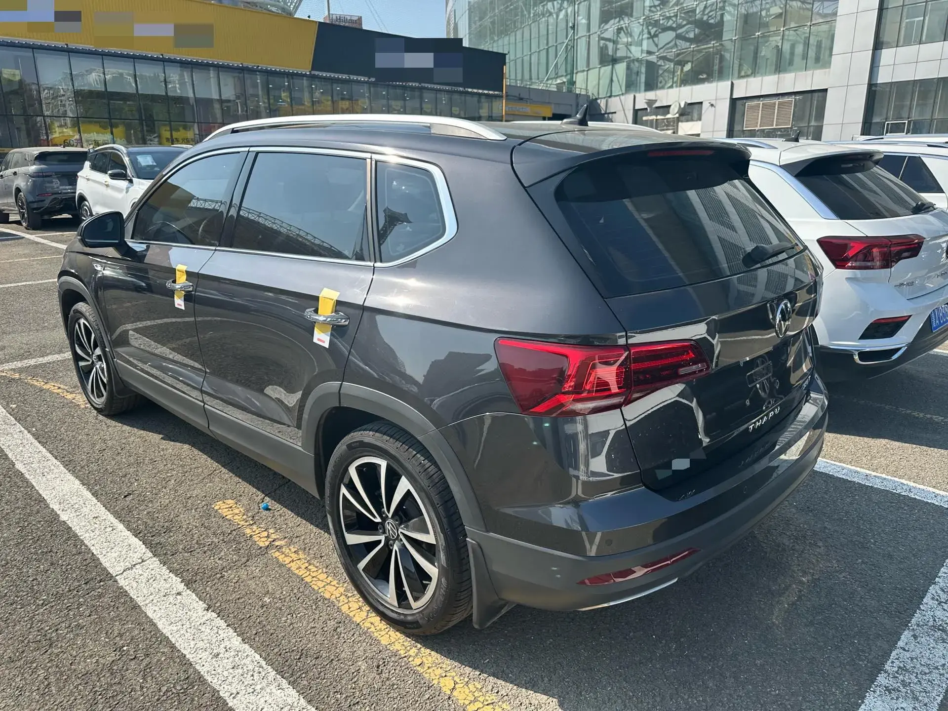 2022 VOLKSWAGEN THARU thumbnail 2