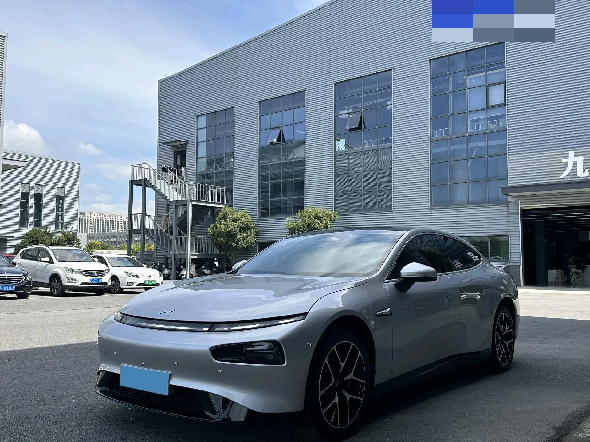 2023 XPENG P7 view 1