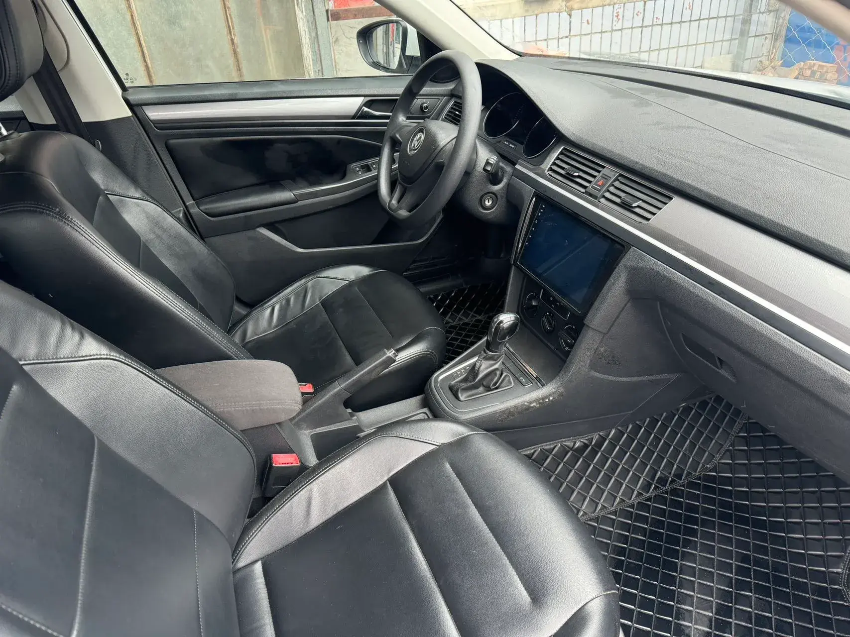 2018 VOLKSWAGEN BORA thumbnail 4