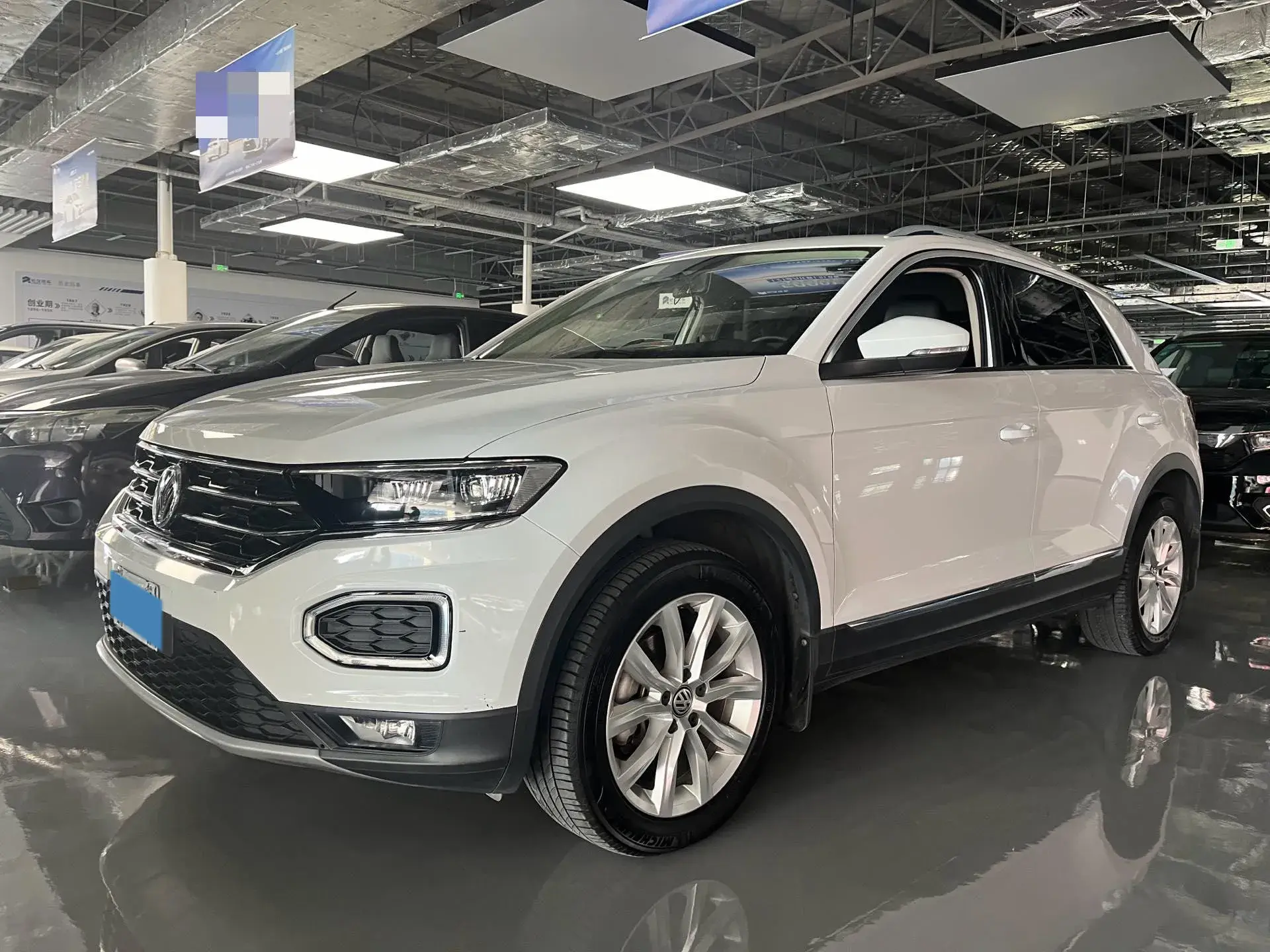 2018 VOLKSWAGEN T-ROC view 1