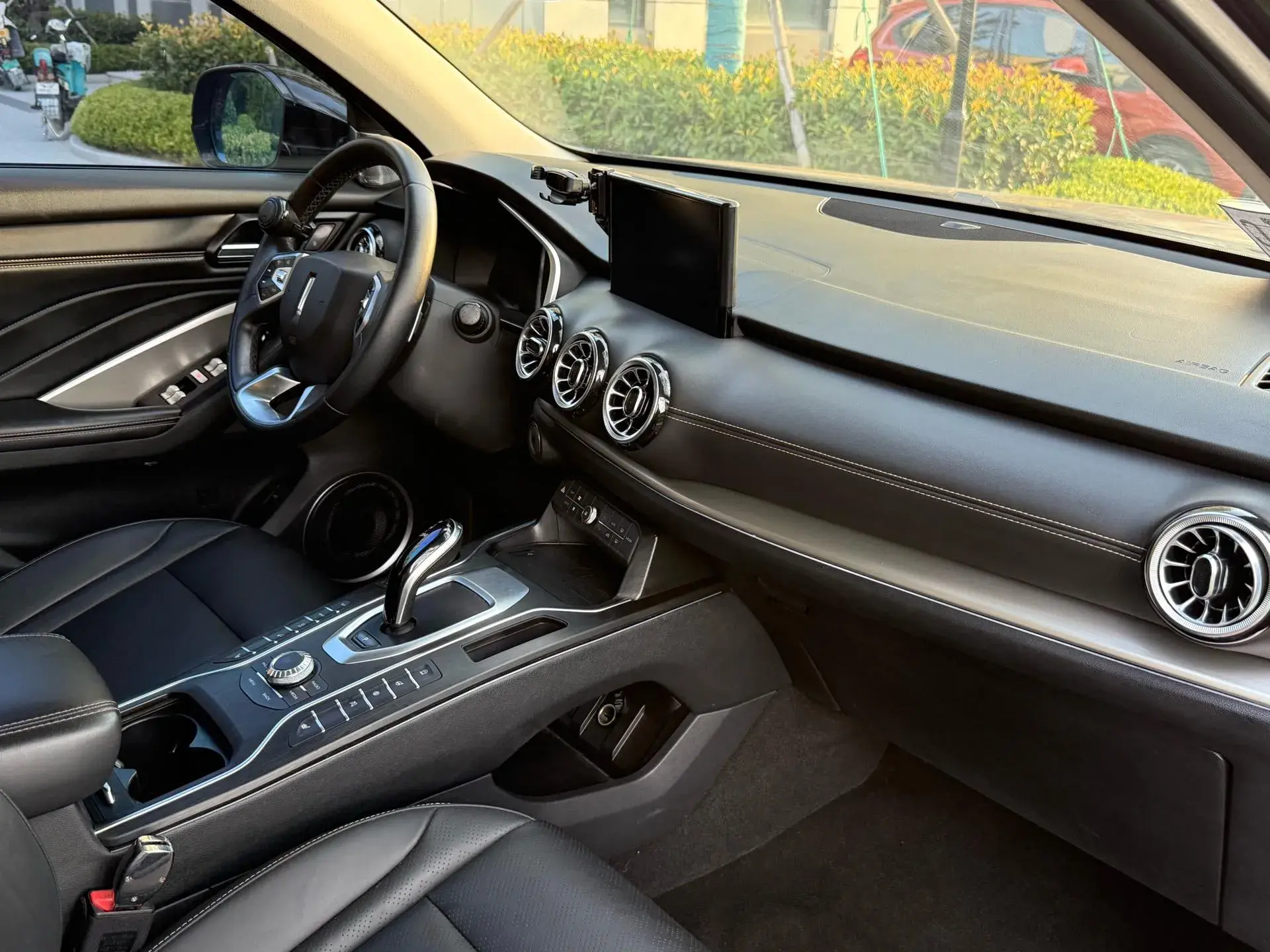 2019 WEY VV6 thumbnail 3