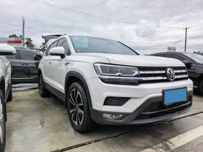 2021 VOLKSWAGEN THARU thumbnail 3