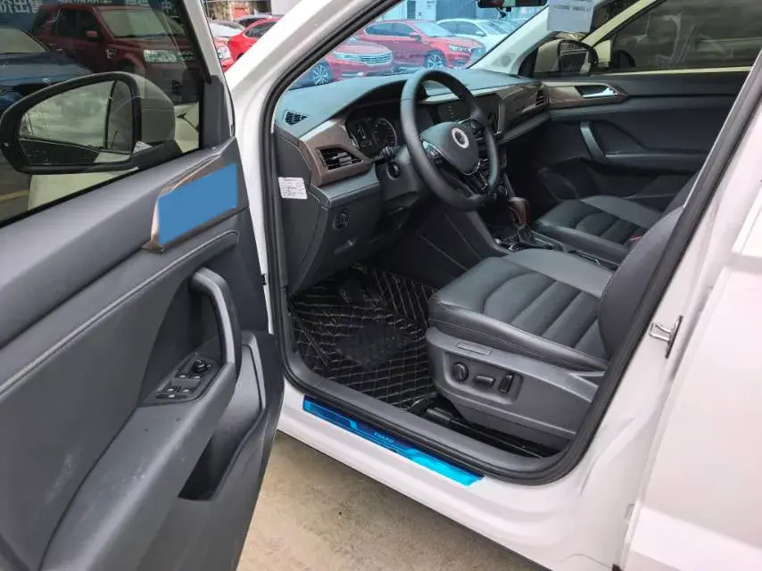 2021 VOLKSWAGEN THARU thumbnail 4