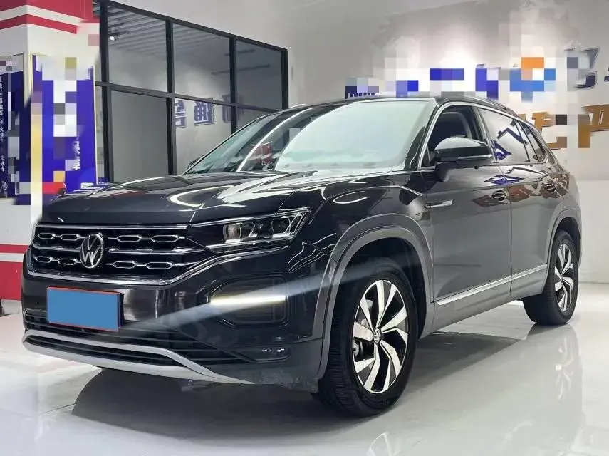 2022 VOLKSWAGEN TAYRON view 1