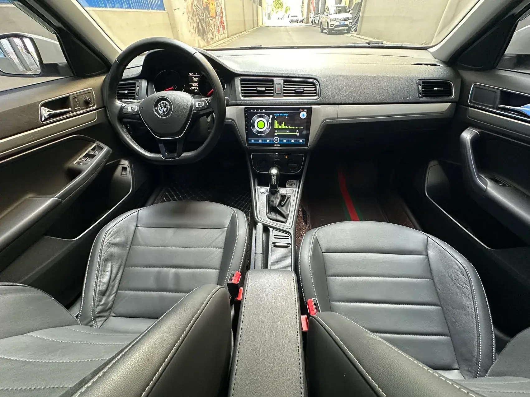 2017 VOLKSWAGEN LAVIDA thumbnail 3