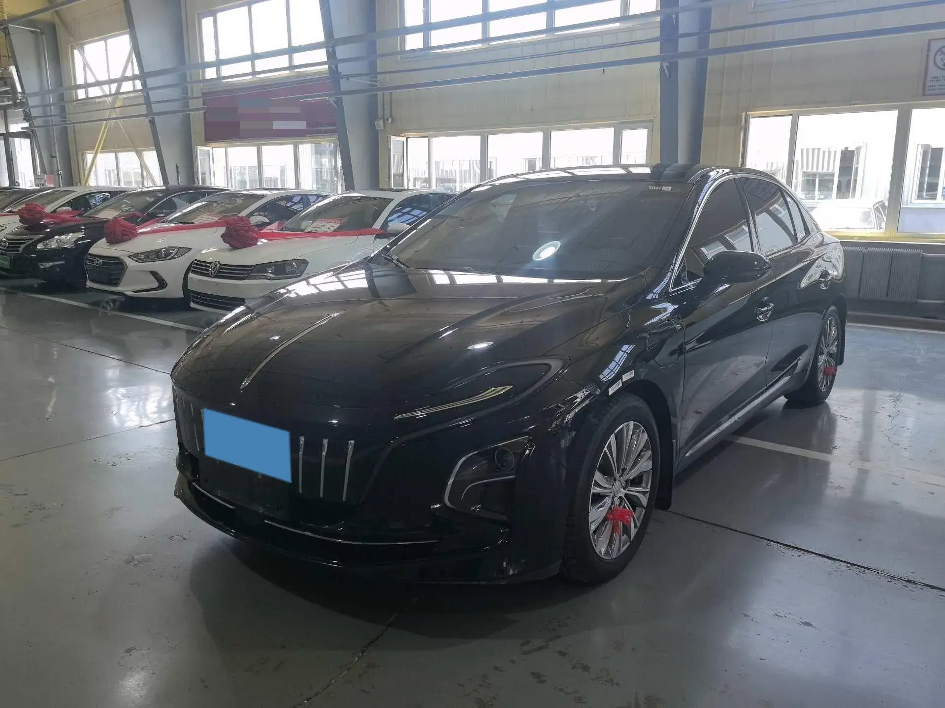 2024 HONGQI E-QM5 view 1