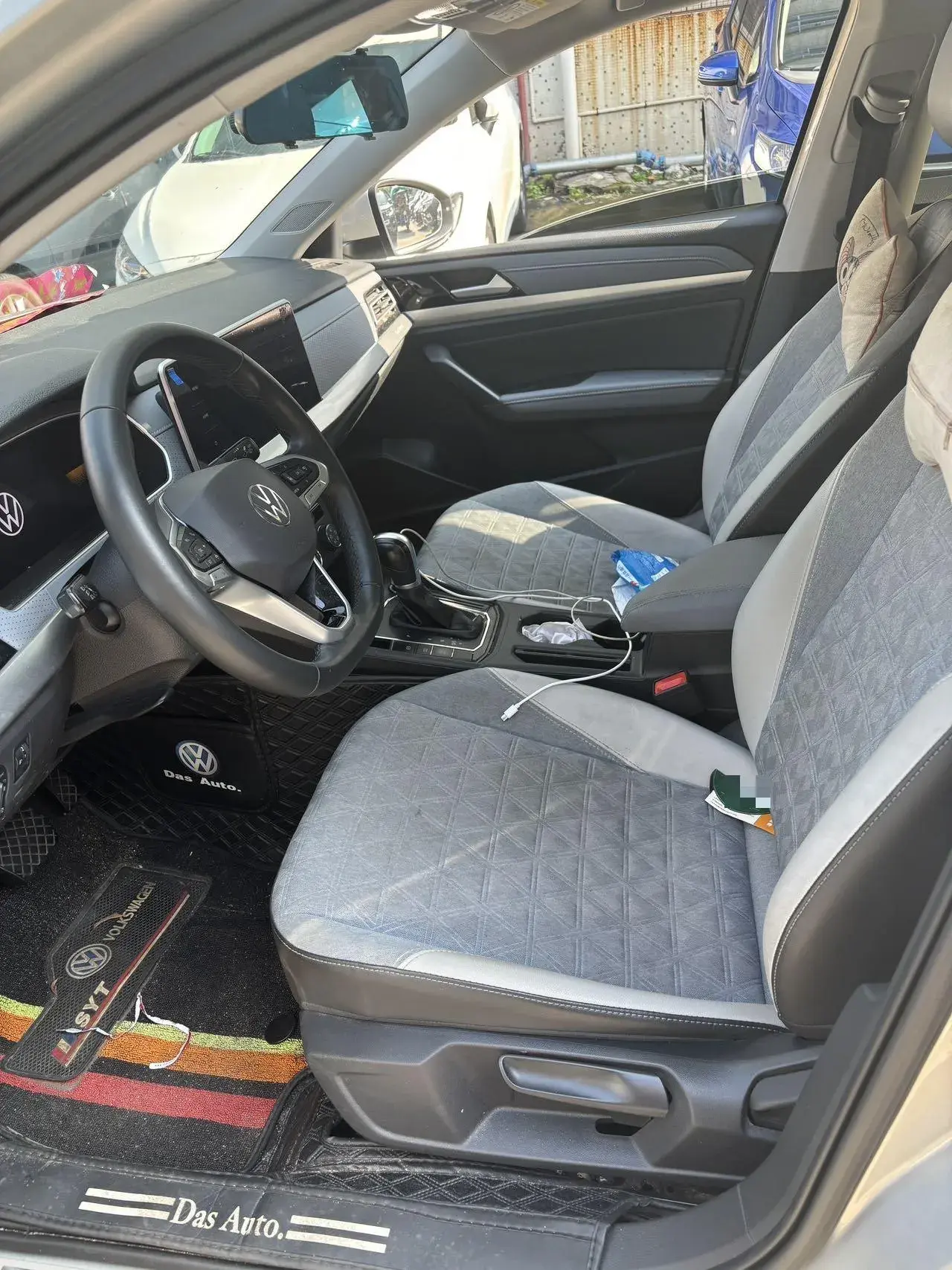 2023 VOLKSWAGEN LAVIDA thumbnail 4