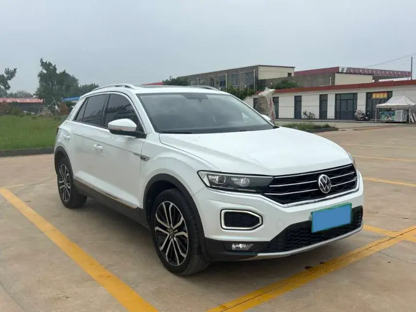 2020 VOLKSWAGEN T-ROC thumbnail 3