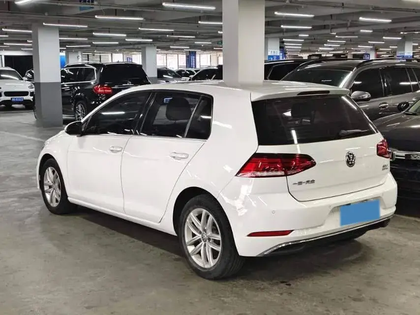 2018 VOLKSWAGEN GOLF thumbnail 3