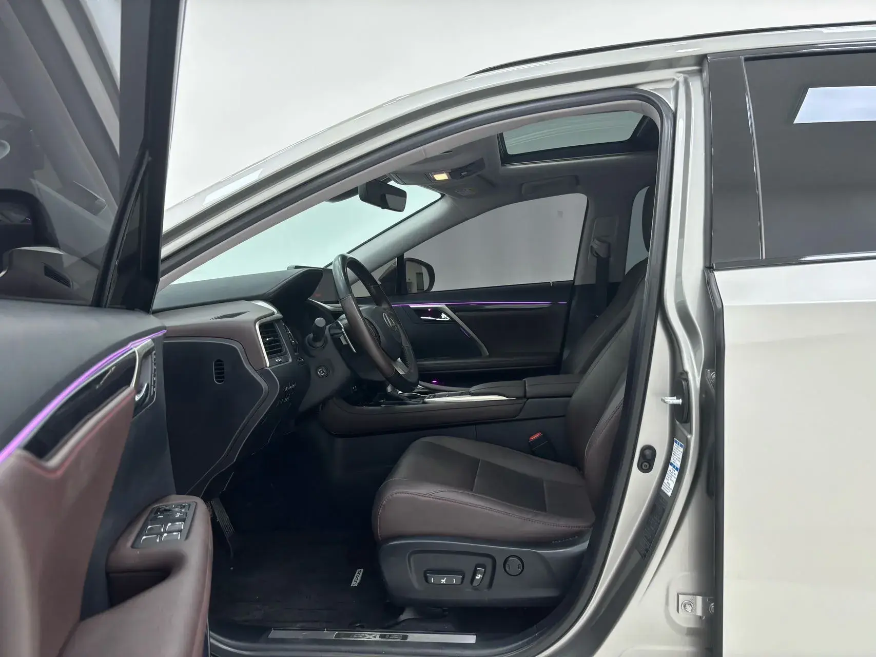 2021 VOLKSWAGEN GOLF thumbnail 4