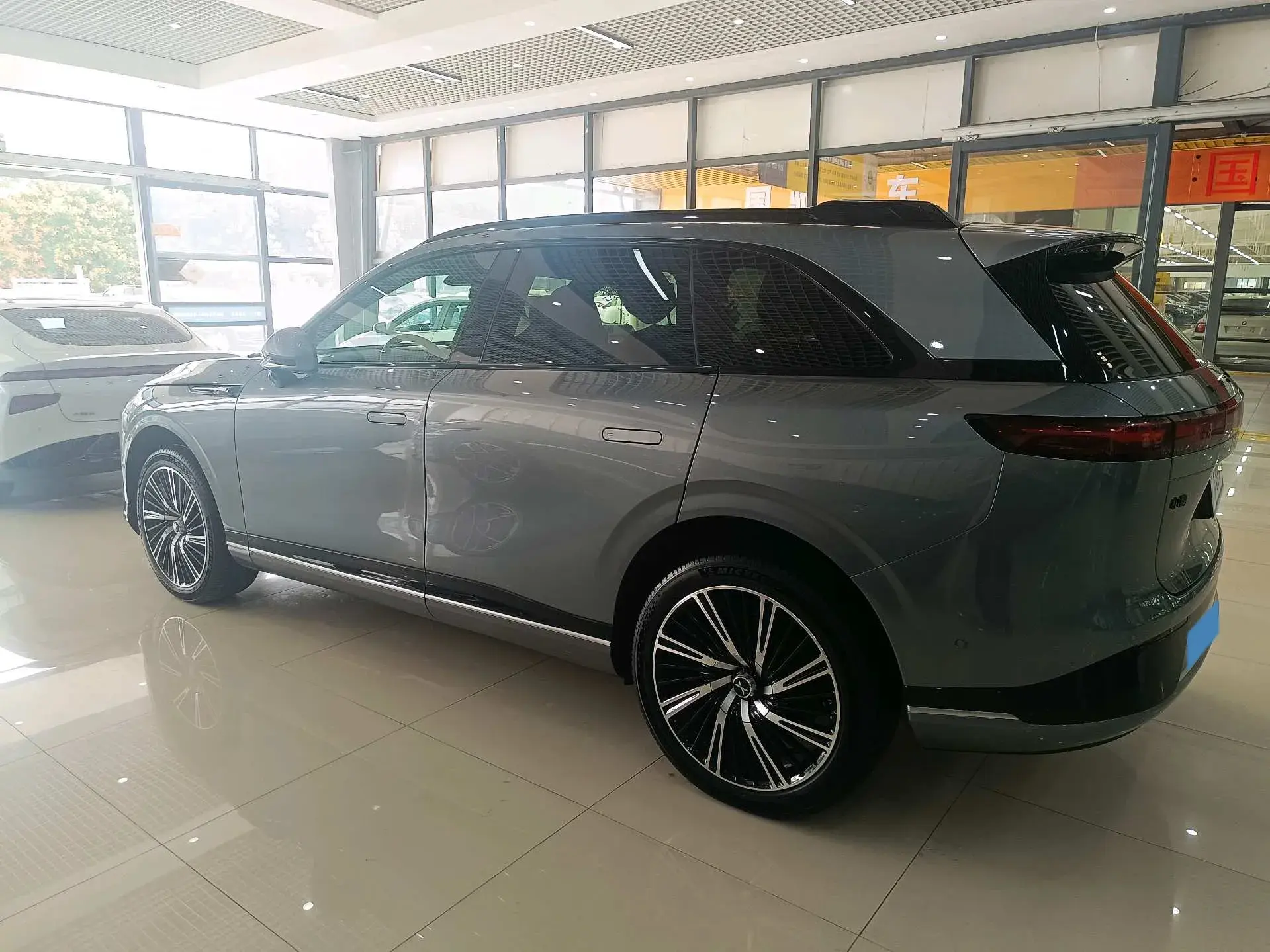 2022 XPENG G9 thumbnail 3