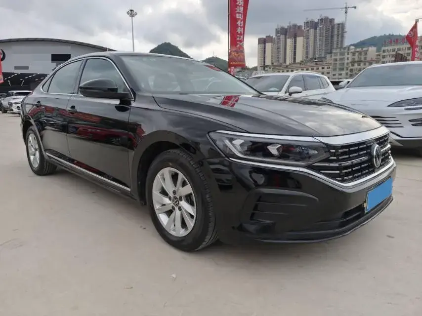 2022 VOLKSWAGEN PASSAT thumbnail 2