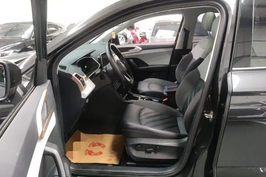 2023 VOLKSWAGEN THARU thumbnail 4