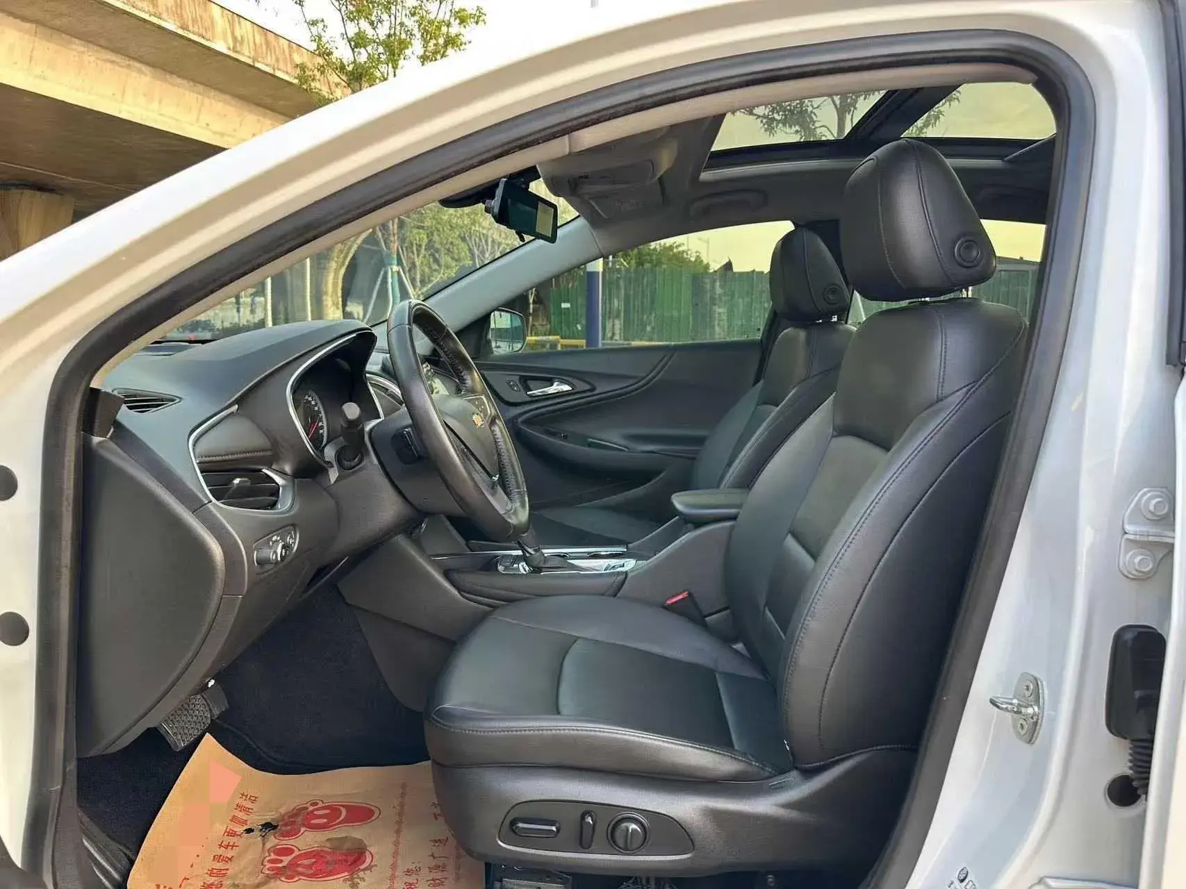 2021 CHEVROLET MALIBU thumbnail 3