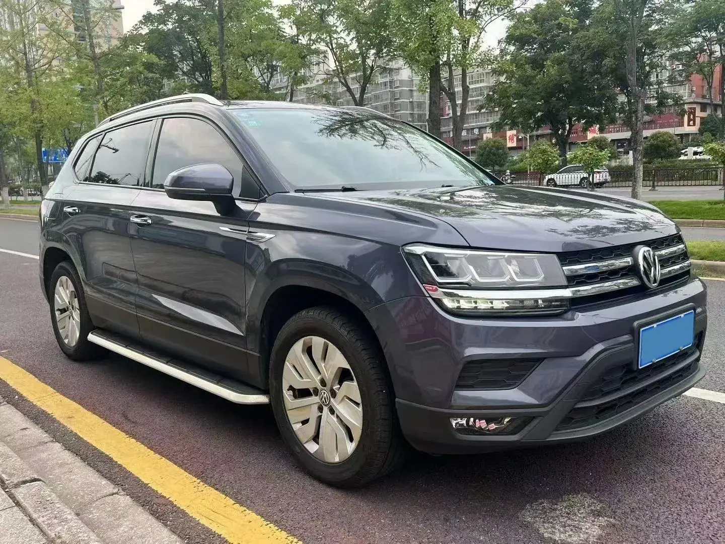 2019 VOLKSWAGEN THARU thumbnail 3